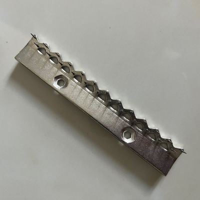 kopen Textiel afwerkingsmachineonderdelen Stenter Pin Bar 52 Fitting Center Distance Naaldplaat 26 Pins Koperplaat online manufacture