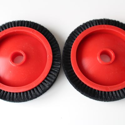 kopen Monforts Stenter Machine Parts Rood Kleur Stof Borstel Wiel Plastic Body Zwart Varkenshaar 26/22mm Inner Dia online manufacture