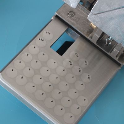 Monforts Stenter Machine Uitgerust met klein apparaat eenzijdig Pneumatisch Selvedge Uncurler breiweefsel